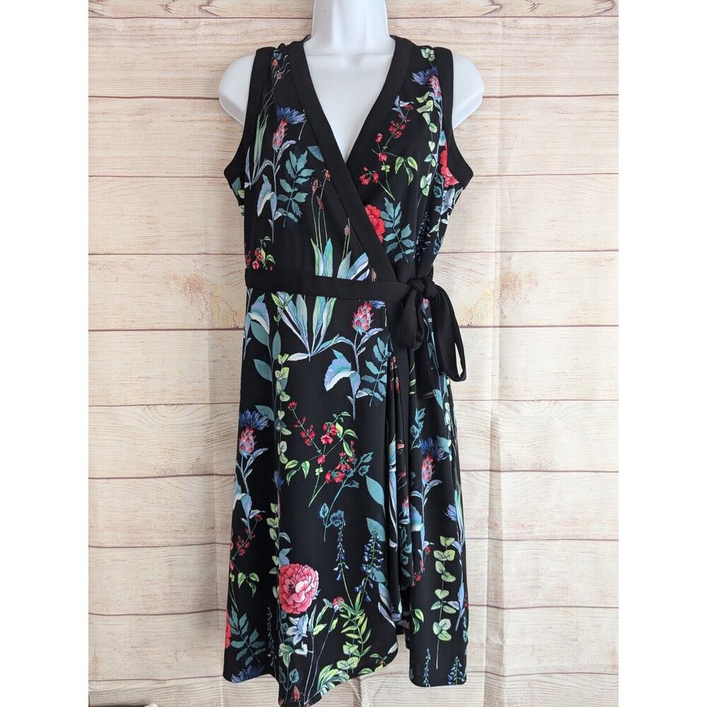 Tommy Hilfiger Women's Floral Wrap Dress Size 4 EUC